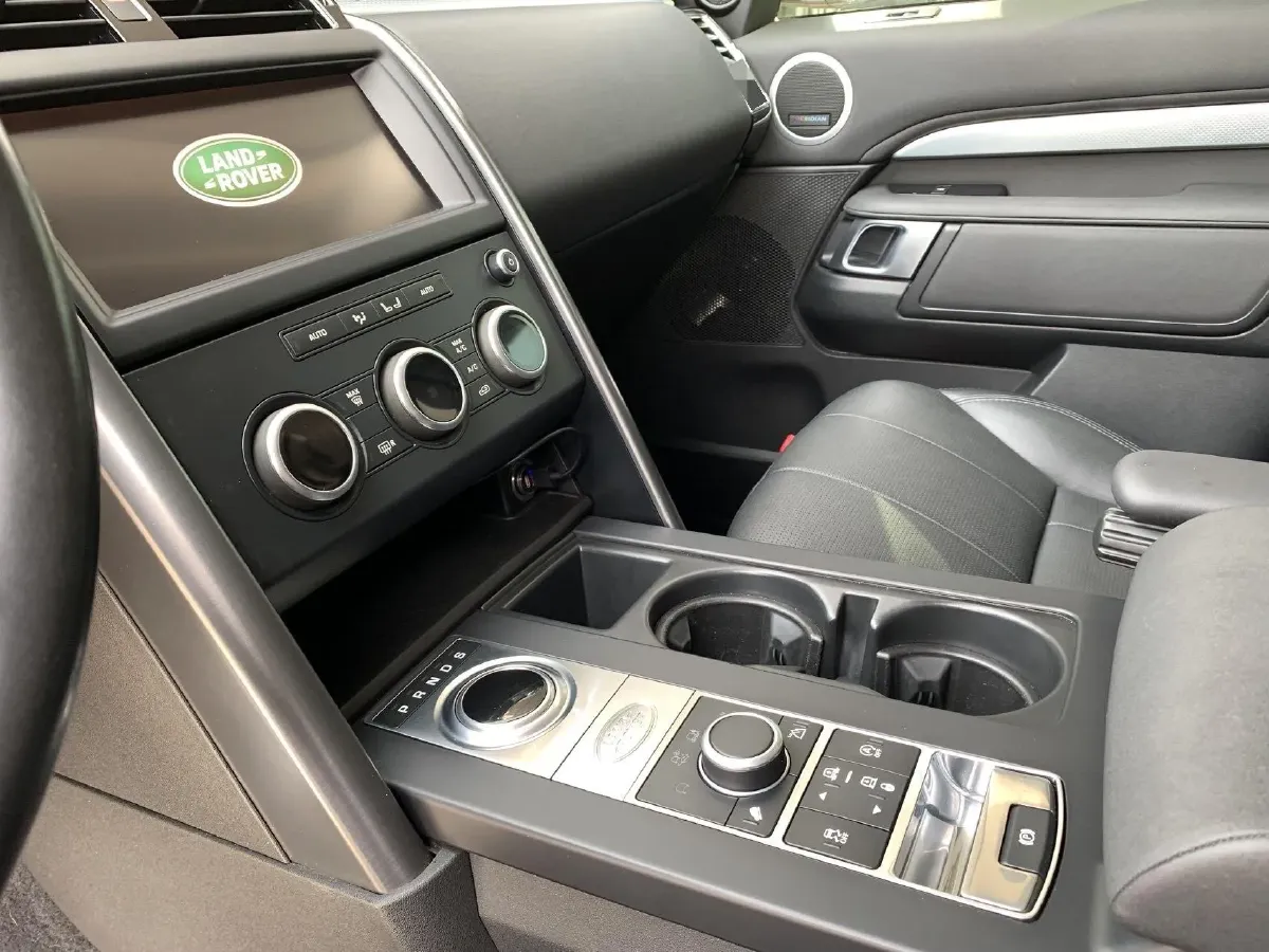 2020 Land Rover Discovery 3.0T 340HP V6 8AT,autocango,china used car exporter,china ev exporter,chinese used car exporter,chinese used ev exporter