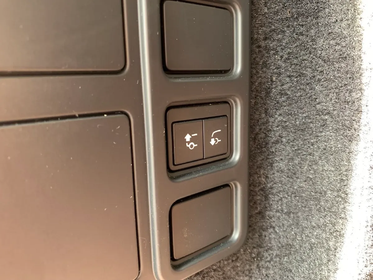 2020 Land Rover Discovery 3.0T 340HP V6 8AT,autocango,china used car exporter,china ev exporter,chinese used car exporter,chinese used ev exporter