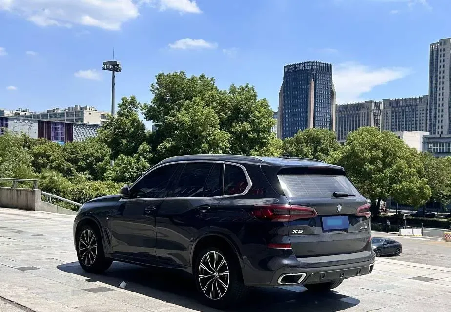 2021 BMW X5 2.0T 265HP L4 8AT,autocango,china used car exporter,china ev exporter,chinese used car exporter,chinese used ev exporter