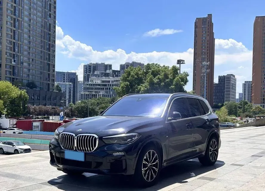 2021 BMW X5 2.0T 265HP L4 8AT,autocango,china used car exporter,china ev exporter,chinese used car exporter,chinese used ev exporter