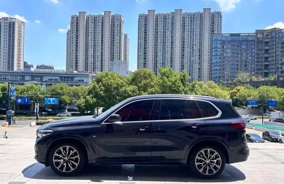 2021 BMW X5 2.0T 265HP L4 8AT,autocango,china used car exporter,china ev exporter,chinese used car exporter,chinese used ev exporter