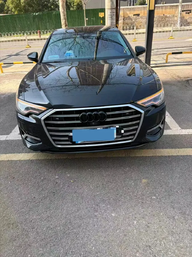 2024 Audi A6L 2.0T 245HP L4 7DCT,autocango,china used car exporter,china ev exporter,chinese used car exporter,chinese used ev exporter