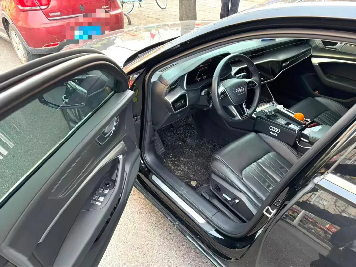 2024 Audi A6L 2.0T 245HP L4 7DCT,autocango,china used car exporter,china ev exporter,chinese used car exporter,chinese used ev exporter