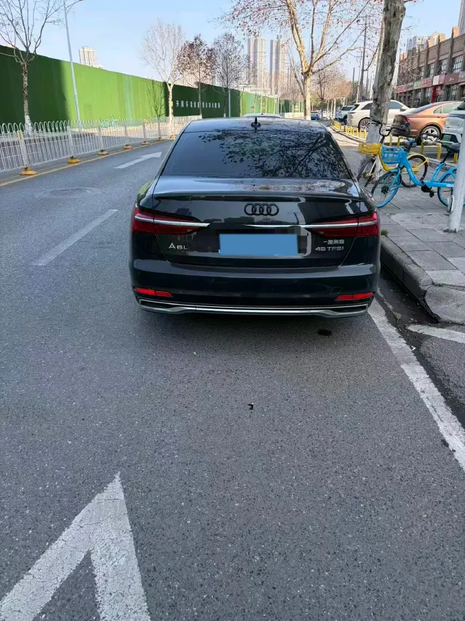 2024 Audi A6L 2.0T 245HP L4 7DCT,autocango,china used car exporter,china ev exporter,chinese used car exporter,chinese used ev exporter