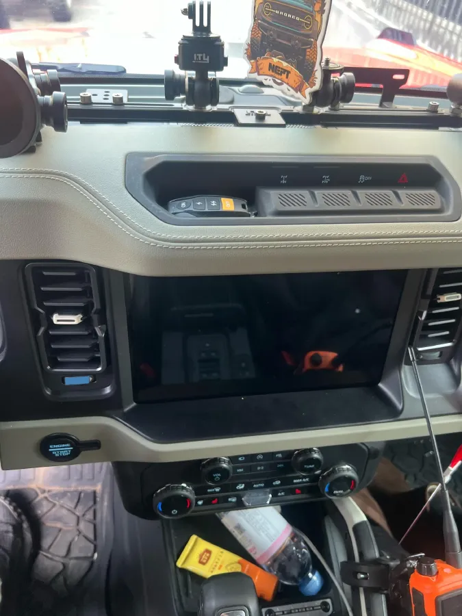 2024 Ford Bronco 2.3T 275HP L4 10AT,autocango,china used car exporter,china ev exporter,chinese used car exporter,chinese used ev exporter