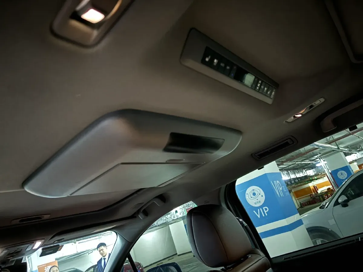 2023 Toyota Granvia 2.5L 189HP L4 E-CVT Hybrid,autocango,china used car exporter,china ev exporter,chinese used car exporter,chinese used ev exporter