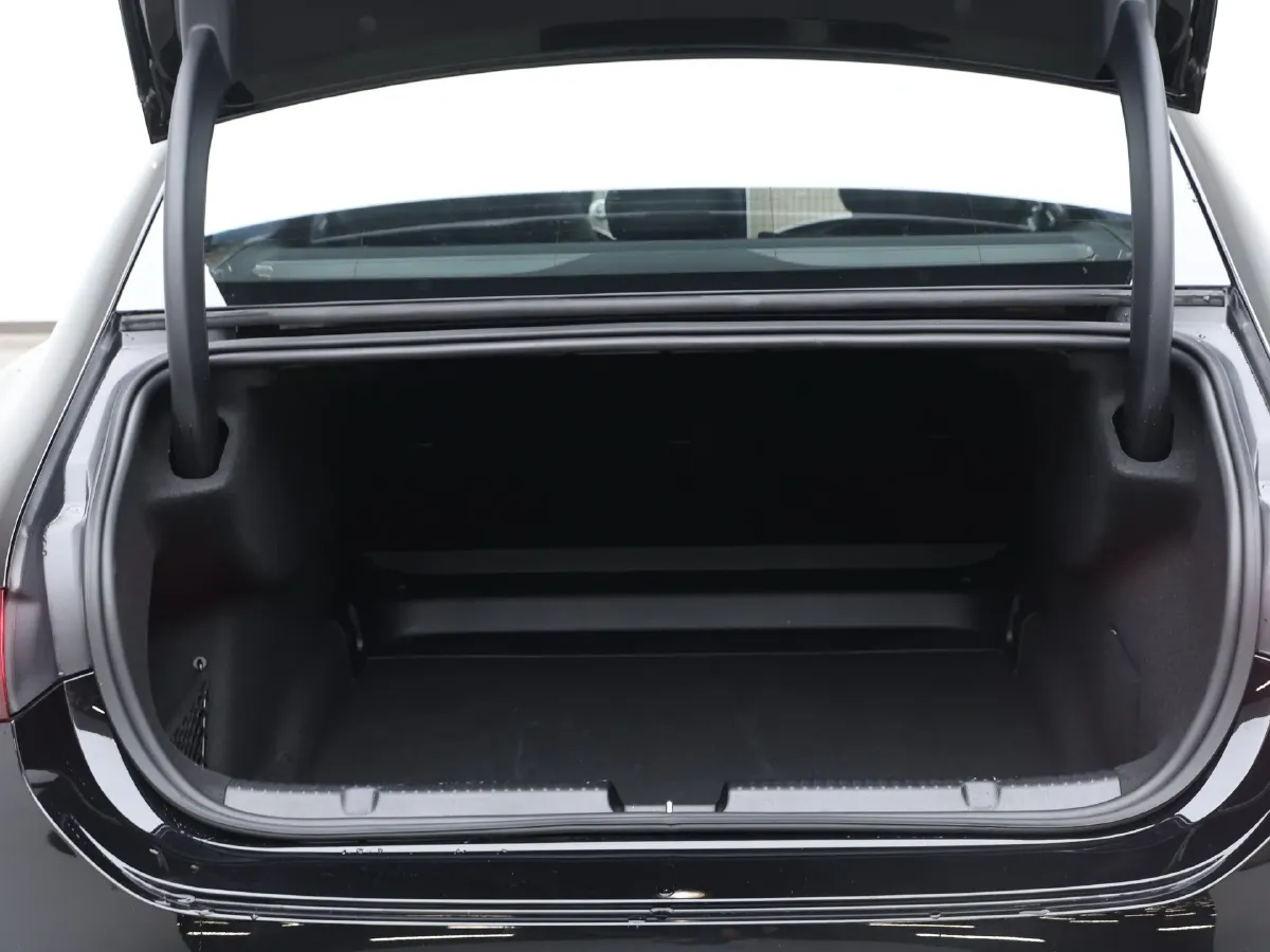 2025 Mercedes-Benz EQE Class BEV 96.1KWH,autocango,china used car exporter,china ev exporter,chinese used car exporter,chinese used ev exporter