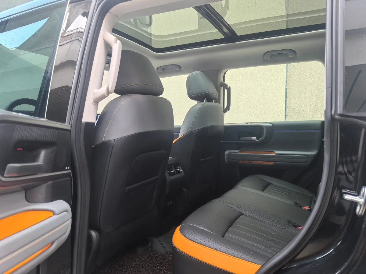 2024 Beijing BJ40 2.0T 245HP L4 8AT,autocango,china used car exporter,china ev exporter,chinese used car exporter,chinese used ev exporter