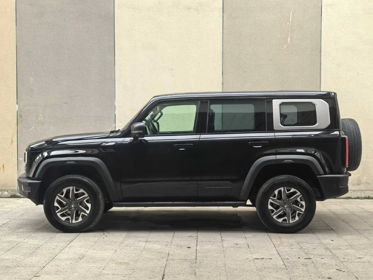 2024 Beijing BJ40 2.0T 245HP L4 8AT,autocango,china used car exporter,china ev exporter,chinese used car exporter,chinese used ev exporter