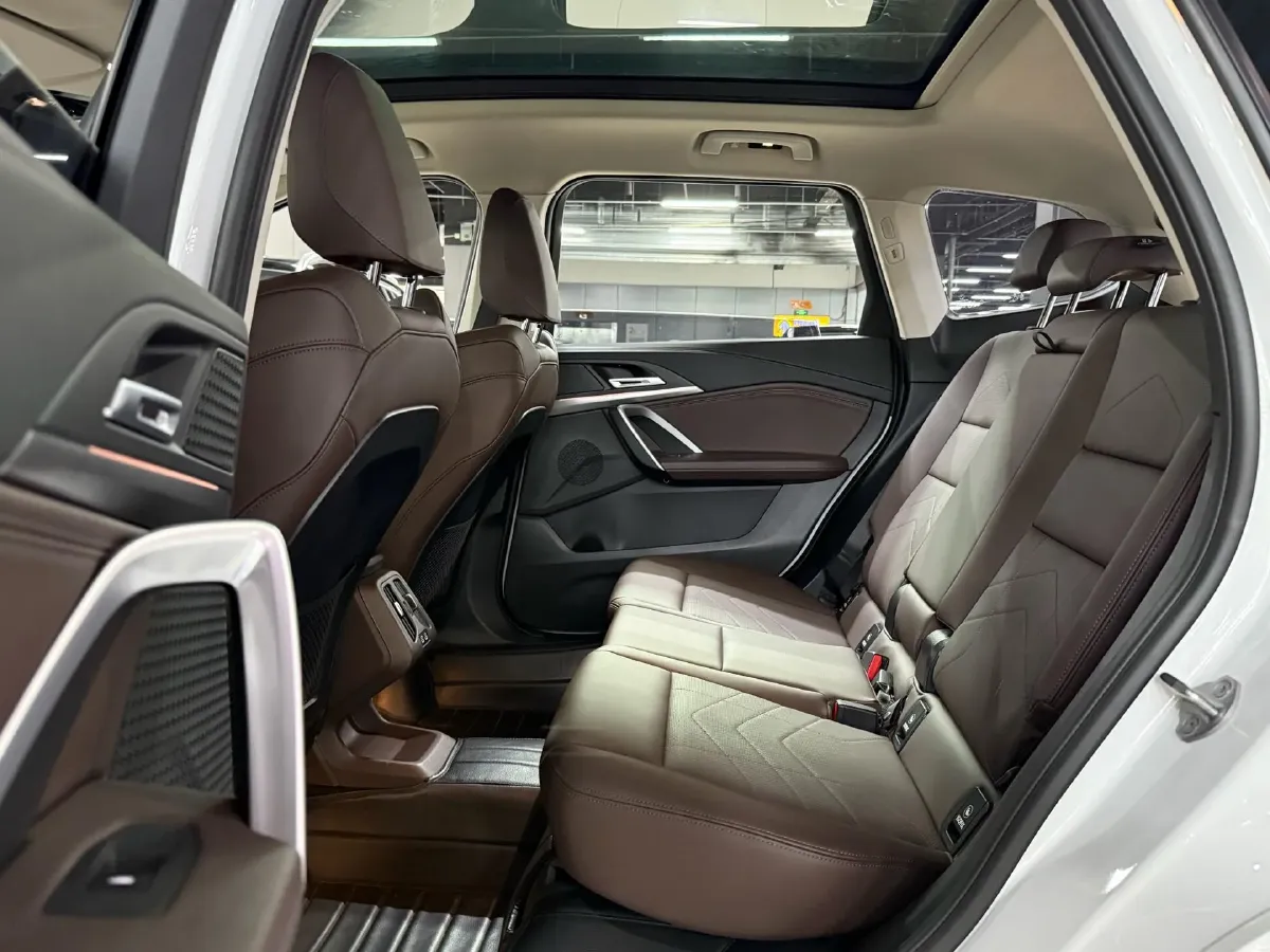 2024 BMW X1 2.0T 204HP L4 7DCT,autocango,china used car exporter,china ev exporter,chinese used car exporter,chinese used ev exporter