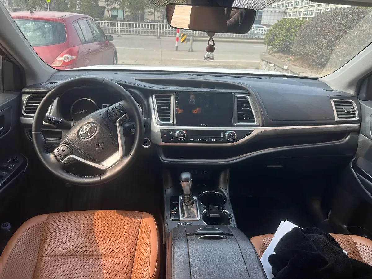 2019 HanTeng V7 1.5T 156HP L4 6AT,autocango,china used car exporter,china ev exporter,chinese used car exporter,chinese used ev exporter