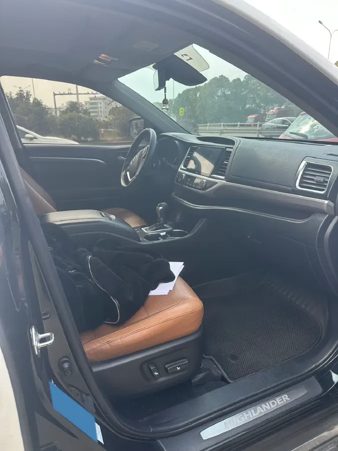 2019 HanTeng V7 1.5T 156HP L4 6AT,autocango,china used car exporter,china ev exporter,chinese used car exporter,chinese used ev exporter