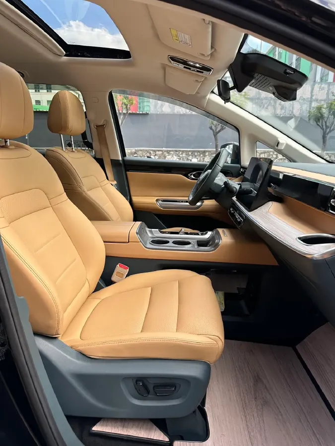 2024 GAC Trumpchi E8 2.0L 140HP L4 2DHT PHEV 25.57KWH,autocango,china used car exporter,china ev exporter,chinese used car exporter,chinese used ev exporter