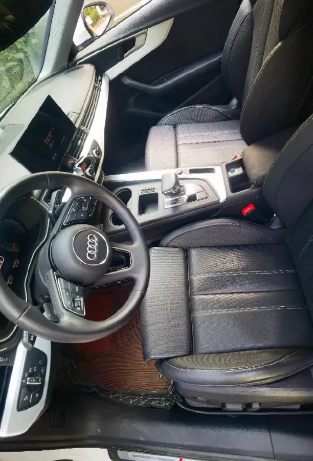 2023 Audi A4L 2.0T 190HP L4 7DCT,autocango,china used car exporter,china ev exporter,chinese used car exporter,chinese used ev exporter