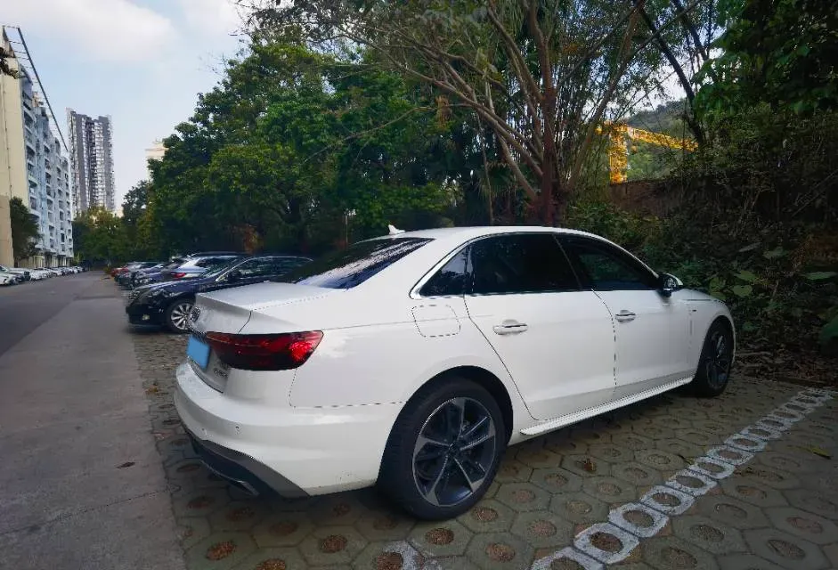 2023 Audi A4L 2.0T 190HP L4 7DCT,autocango,china used car exporter,china ev exporter,chinese used car exporter,chinese used ev exporter