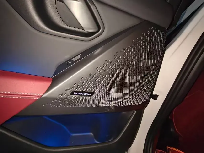 2024 BMW 5 Series 2.0T 190HP L4 8AT,autocango,china used car exporter,china ev exporter,chinese used car exporter,chinese used ev exporter