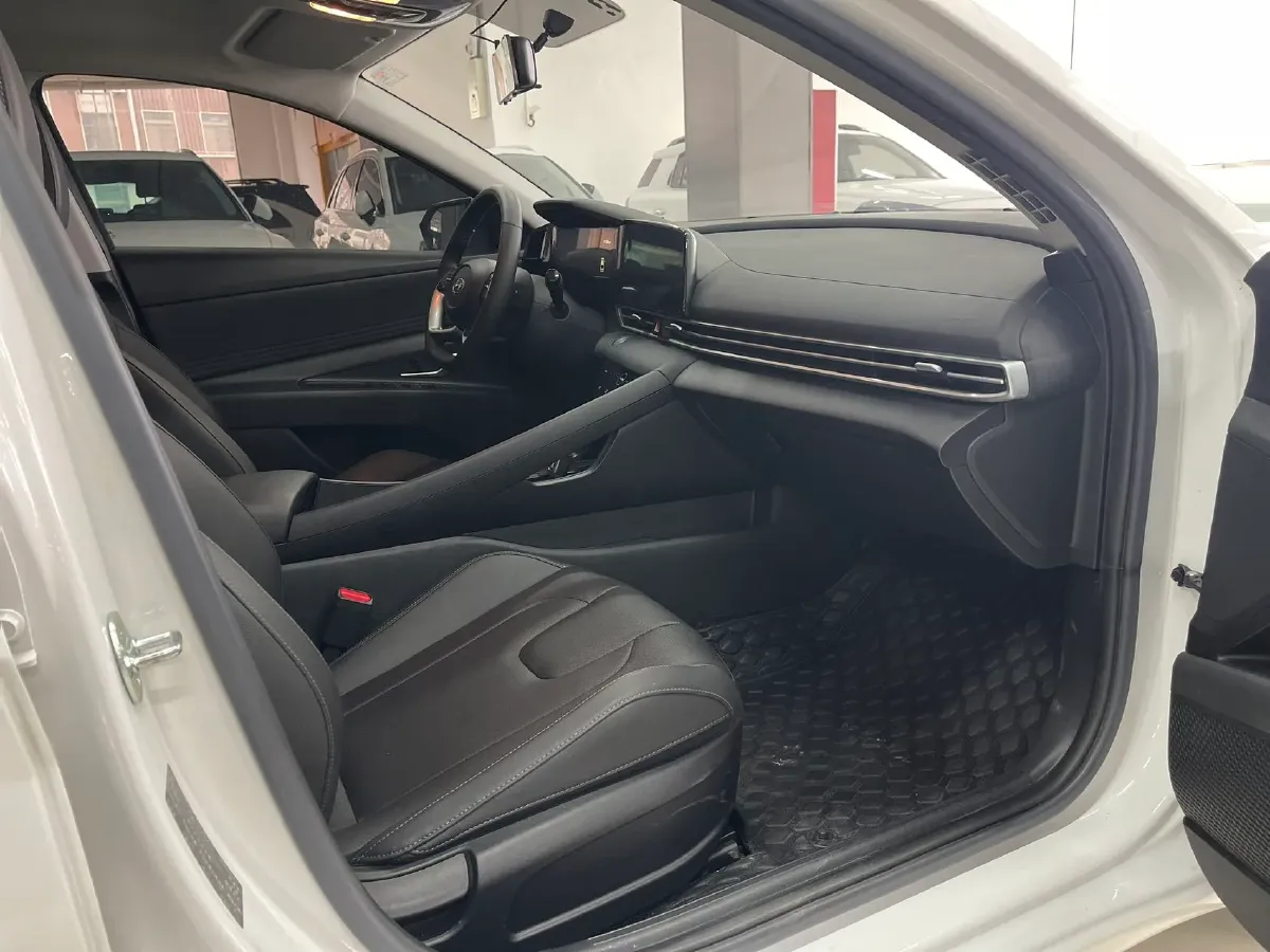 2022 Hyundai Elantra 1.5L 115HP L4 CVT,autocango,china used car exporter,china ev exporter,chinese used car exporter,chinese used ev exporter