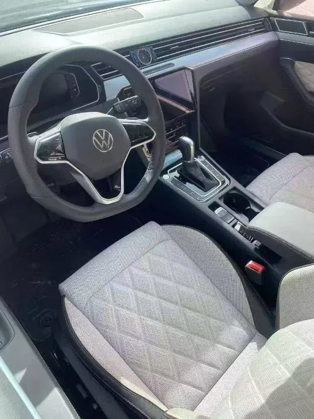 2025 Volkswagen Magotan 2.0T 186HP L4 7DCT,autocango,china used car exporter,china ev exporter,chinese used car exporter,chinese used ev exporter