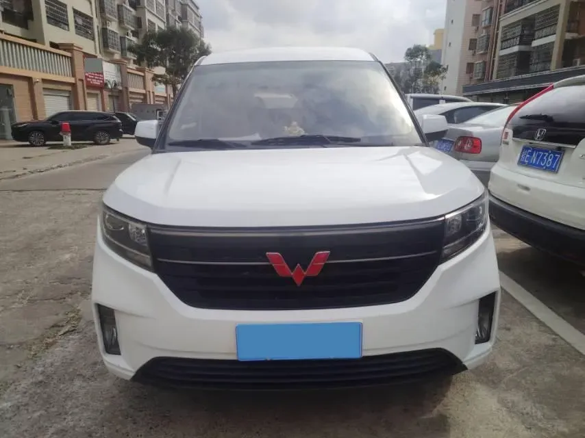 2021 WuLing ZhengChen 1.5T 147HP L4 6MT,autocango,china used car exporter,china ev exporter,chinese used car exporter,chinese used ev exporter