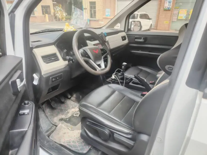 2021 WuLing ZhengChen 1.5T 147HP L4 6MT,autocango,china used car exporter,china ev exporter,chinese used car exporter,chinese used ev exporter