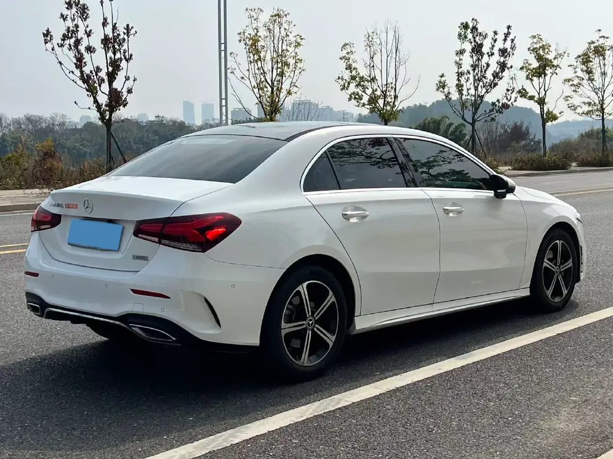 2022 Mercedes-Benz A Class 1.3T 163HP L4 7DCT,autocango,china used car exporter,china ev exporter,chinese used car exporter,chinese used ev exporter