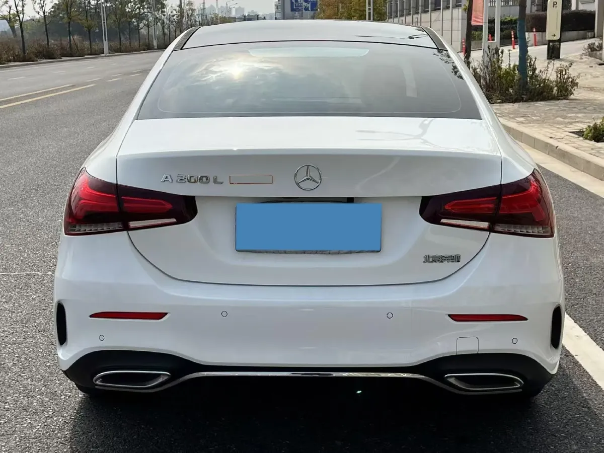 2022 Mercedes-Benz A Class 1.3T 163HP L4 7DCT,autocango,china used car exporter,china ev exporter,chinese used car exporter,chinese used ev exporter