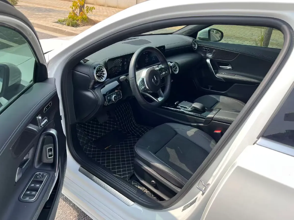2022 Mercedes-Benz A Class 1.3T 163HP L4 7DCT,autocango,china used car exporter,china ev exporter,chinese used car exporter,chinese used ev exporter