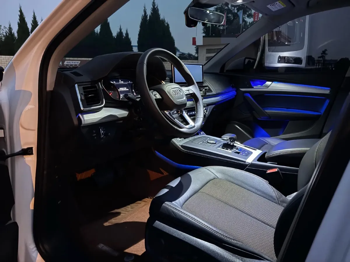 2020 Audi Q5L 2.0T 190HP L4 7DCT,autocango,china used car exporter,china ev exporter,chinese used car exporter,chinese used ev exporter