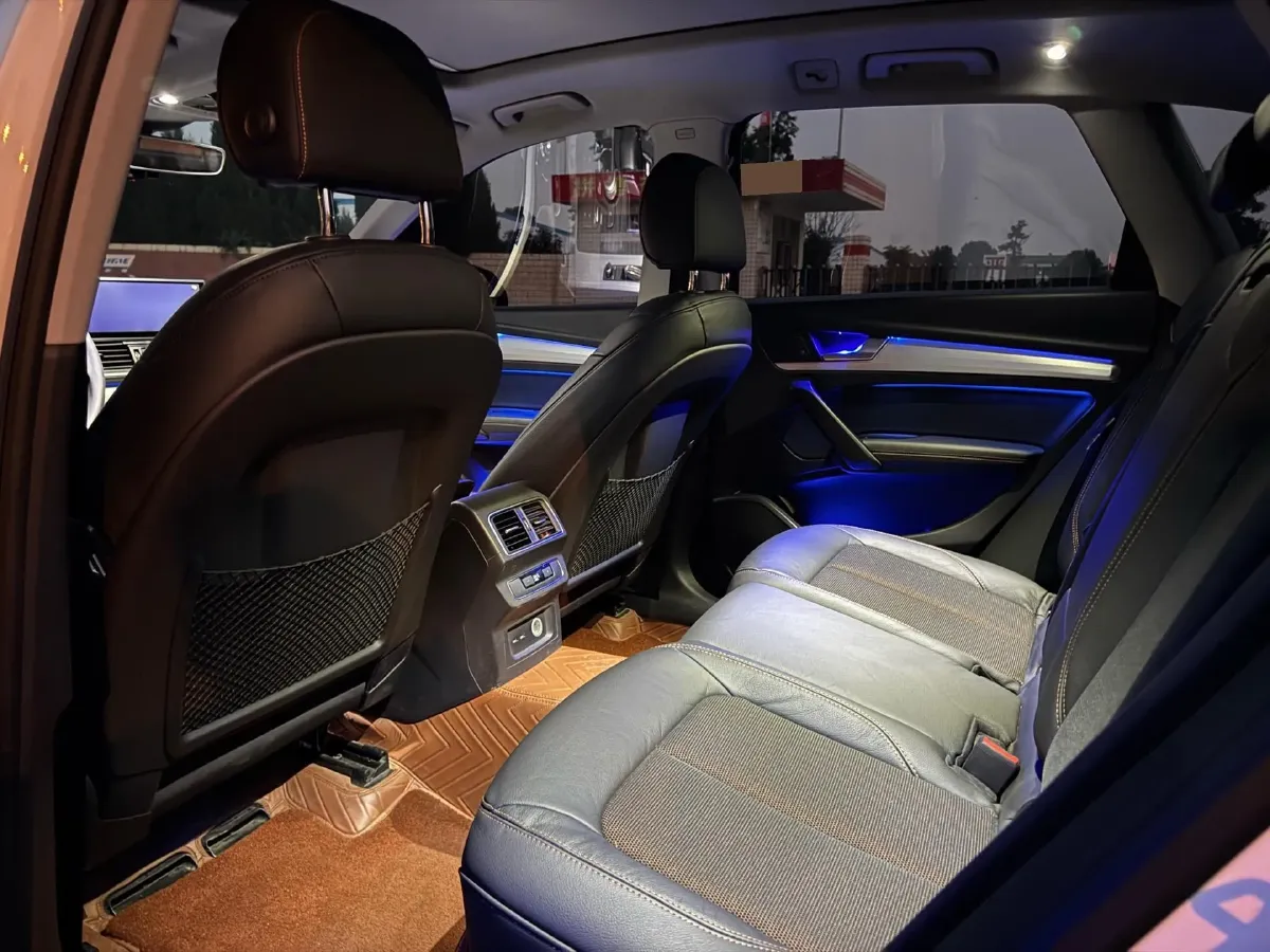 2020 Audi Q5L 2.0T 190HP L4 7DCT,autocango,china used car exporter,china ev exporter,chinese used car exporter,chinese used ev exporter