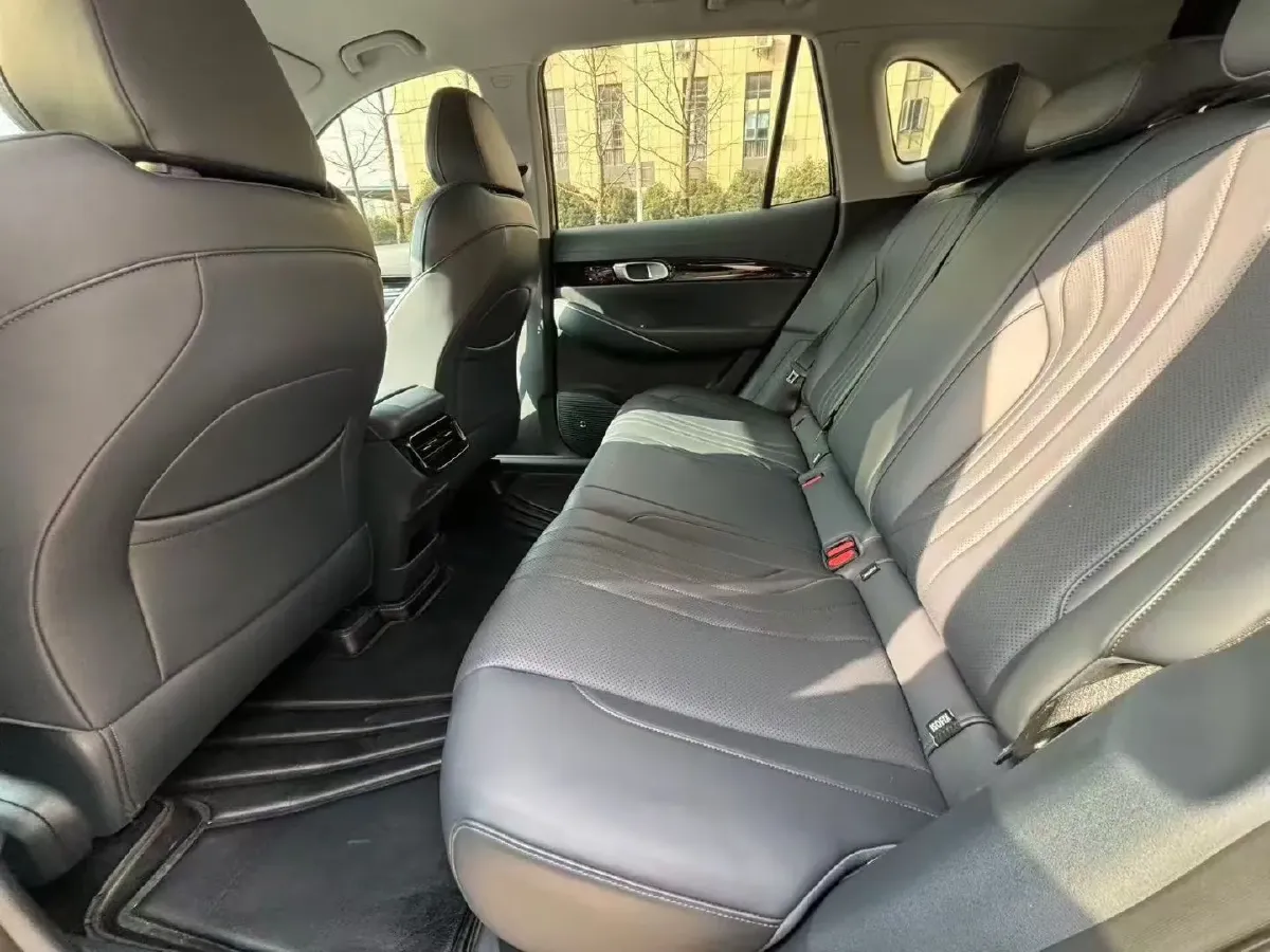 2024 Geely Emgrand L HiP 1.5T 181HP L4 3DHT PHEV 15.5KWH,autocango,china used car exporter,china ev exporter,chinese used car exporter,chinese used ev exporter