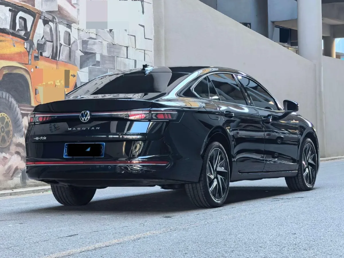 2024 Volkswagen Magotan 2.0T 220HP L4 7DCT,autocango,china used car exporter,china ev exporter,chinese used car exporter,chinese used ev exporter