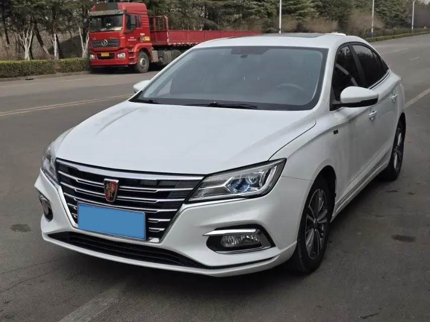 2019 Roewe i5 1.5L 120HP L4 5MT,autocango,china used car exporter,china ev exporter,chinese used car exporter,chinese used ev exporter