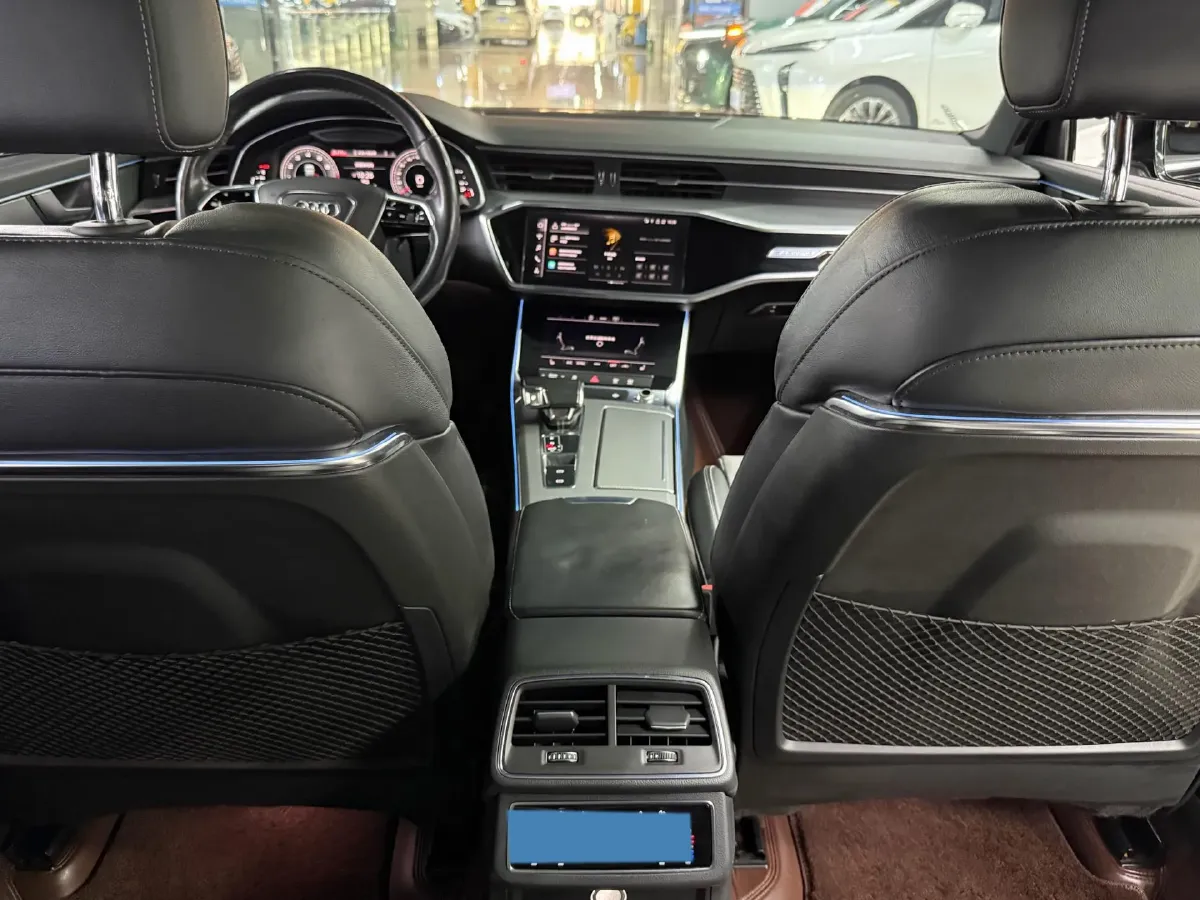 2023 Audi A6L 2.0T 245HP L4 7DCT,autocango,china used car exporter,china ev exporter,chinese used car exporter,chinese used ev exporter