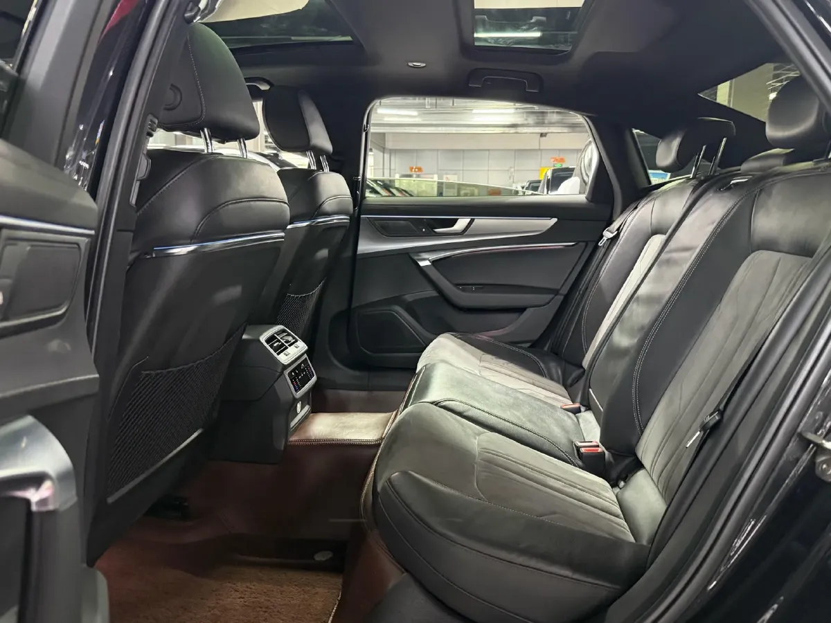 2023 Audi A6L 2.0T 245HP L4 7DCT,autocango,china used car exporter,china ev exporter,chinese used car exporter,chinese used ev exporter