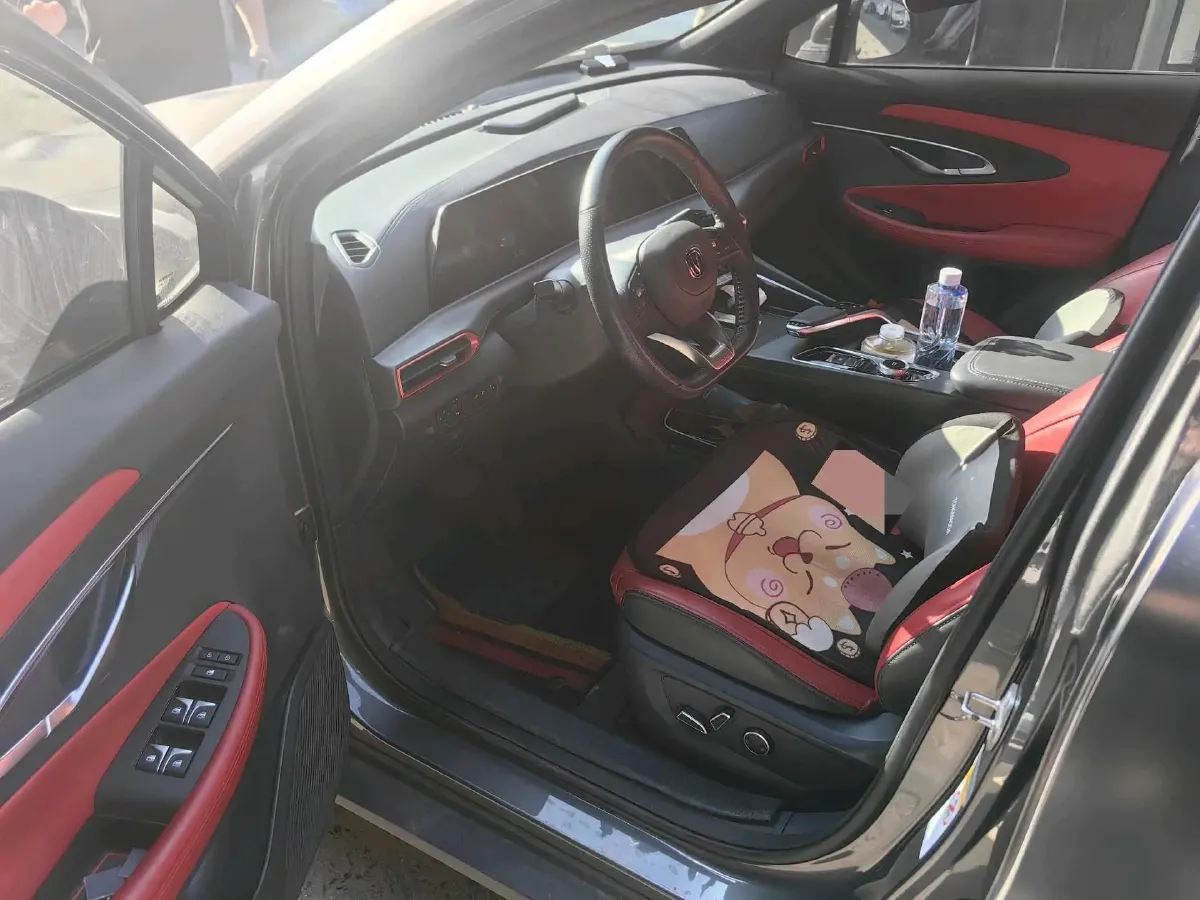 2020 ChangAn UNI-T 1.5T 180HP L4 7DCT,autocango,china used car exporter,china ev exporter,chinese used car exporter,chinese used ev exporter