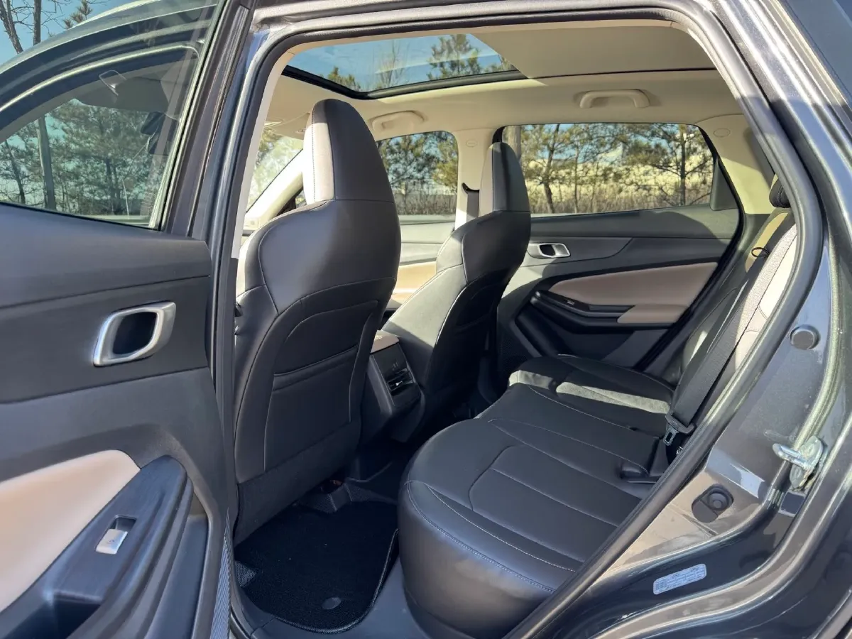 2022 ChangAn Oshan X7 Plus 1.5T 188HP L4 7DCT,autocango,china used car exporter,china ev exporter,chinese used car exporter,chinese used ev exporter