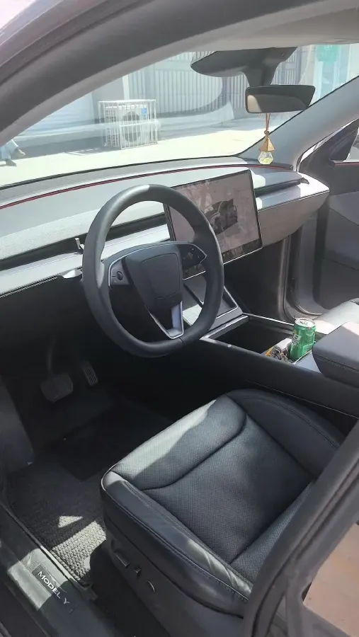 2025 Tesla Model Y BEV 62.5KWH,autocango,china used car exporter,china ev exporter,chinese used car exporter,chinese used ev exporter