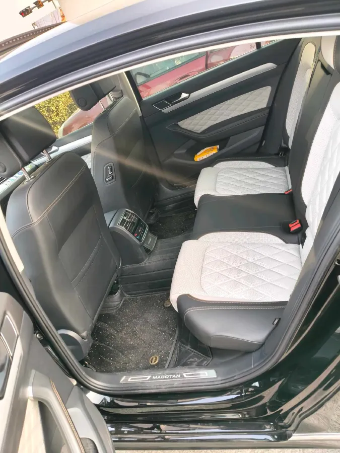 2025 Volkswagen Magotan 2.0T 186HP L4 7DCT,autocango,china used car exporter,china ev exporter,chinese used car exporter,chinese used ev exporter