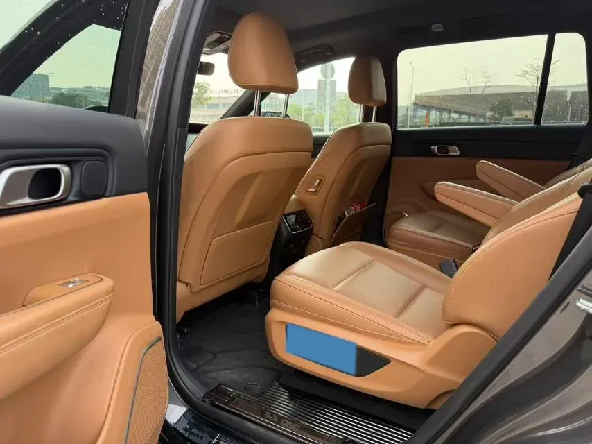 2021 Li ONE Range Extended 131HP REEV 40.5KWH,autocango,china used car exporter,china ev exporter,chinese used car exporter,chinese used ev exporter