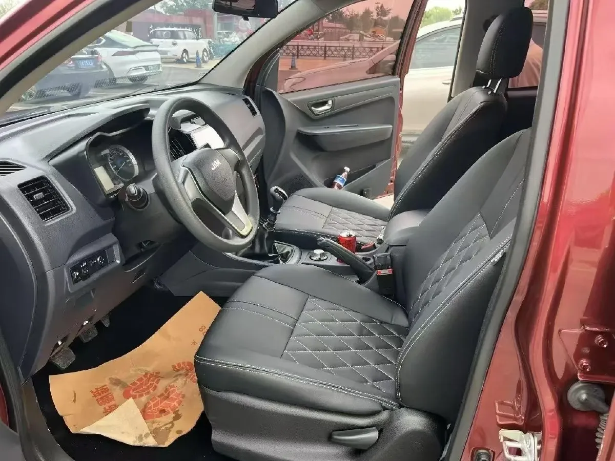 2018 MAXUS XinTu V80 2.5T 136HP L4 6MT,autocango,china used car exporter,china ev exporter,chinese used car exporter,chinese used ev exporter