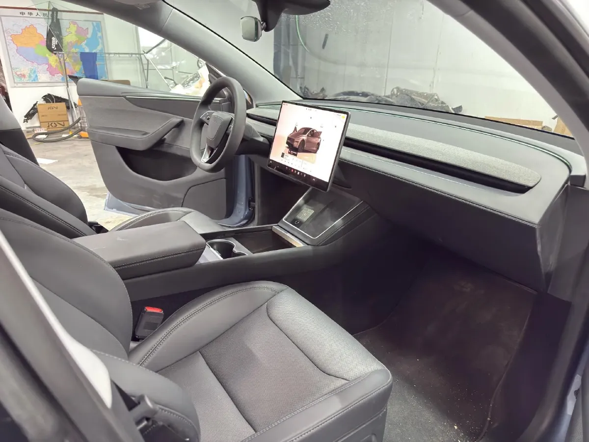 2025 Tesla Model Y BEV 62.5KWH,autocango,china used car exporter,china ev exporter,chinese used car exporter,chinese used ev exporter