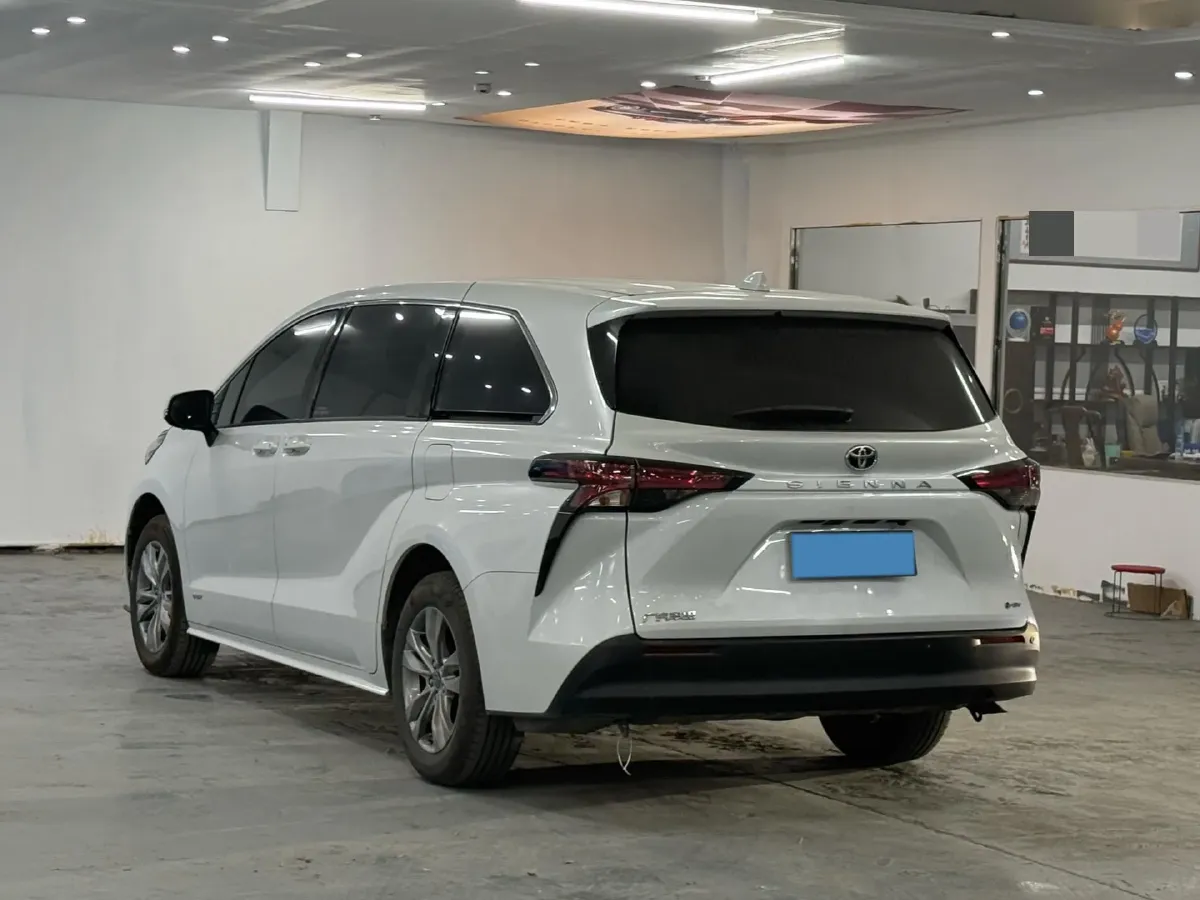2024 Toyota Sienna 2.5L 189HP L4 E-CVT Hybrid,autocango,china used car exporter,china ev exporter,chinese used car exporter,chinese used ev exporter