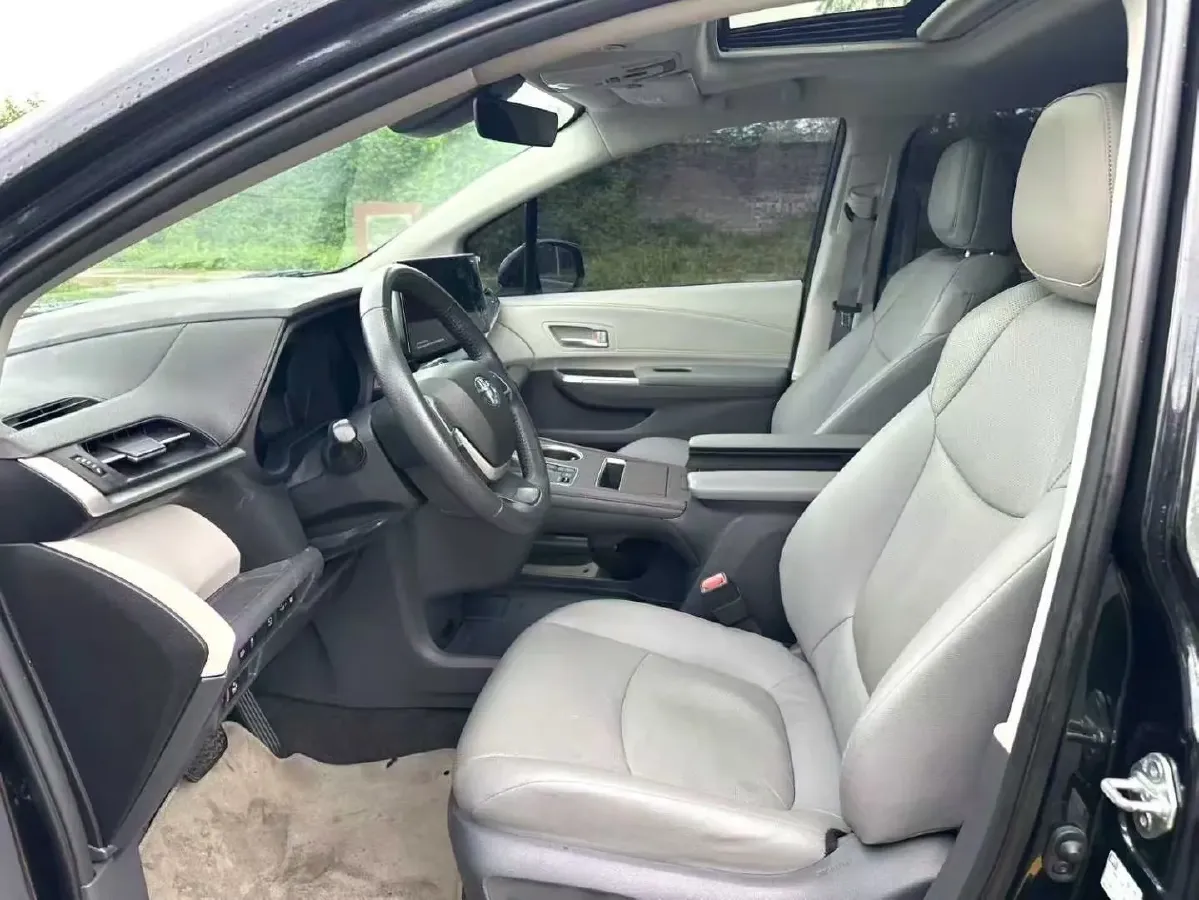 2024 Toyota Sienna 2.5L 189HP L4 E-CVT Hybrid,autocango,china used car exporter,china ev exporter,chinese used car exporter,chinese used ev exporter