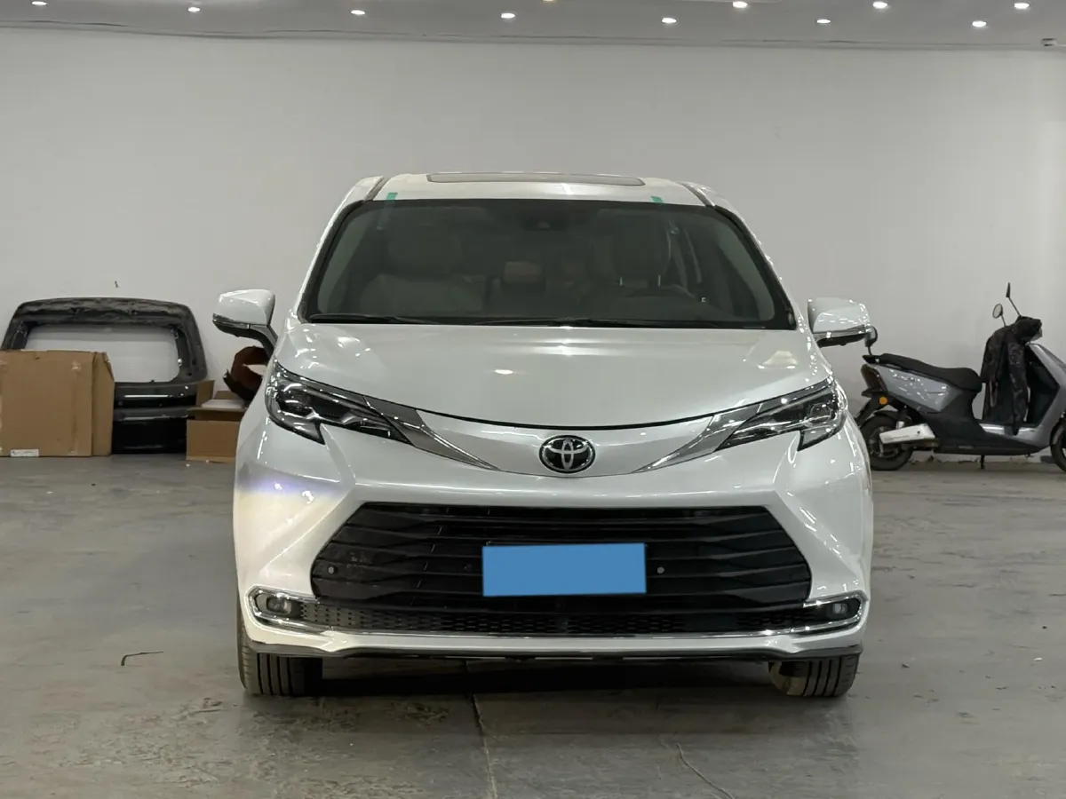 2024 Toyota Sienna 2.5L 189HP L4 E-CVT Hybrid,autocango,china used car exporter,china ev exporter,chinese used car exporter,chinese used ev exporter