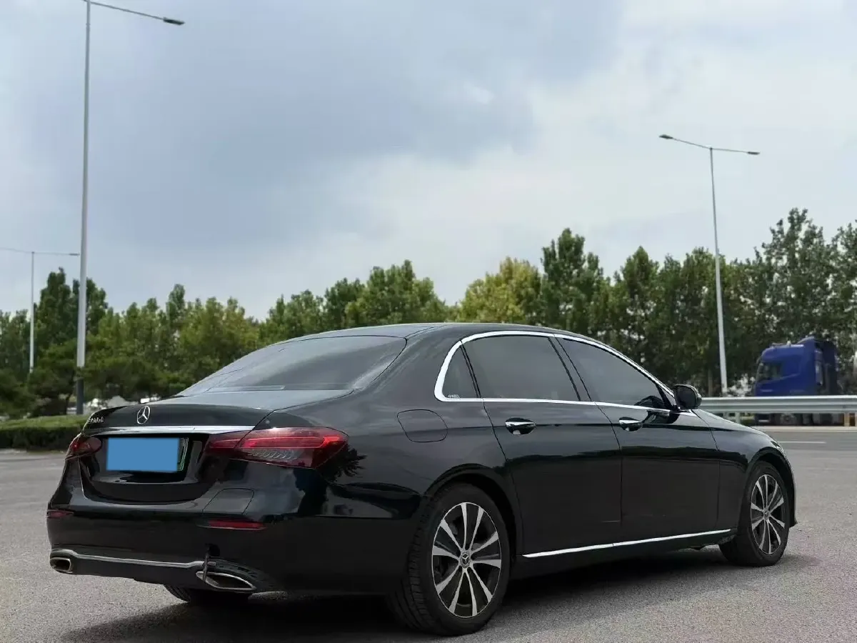 2023 Mercedes-Benz E Class 2.0T 211HP L4 9AT PHEV 25.4KWH,autocango,china used car exporter,china ev exporter,chinese used car exporter,chinese used ev exporter