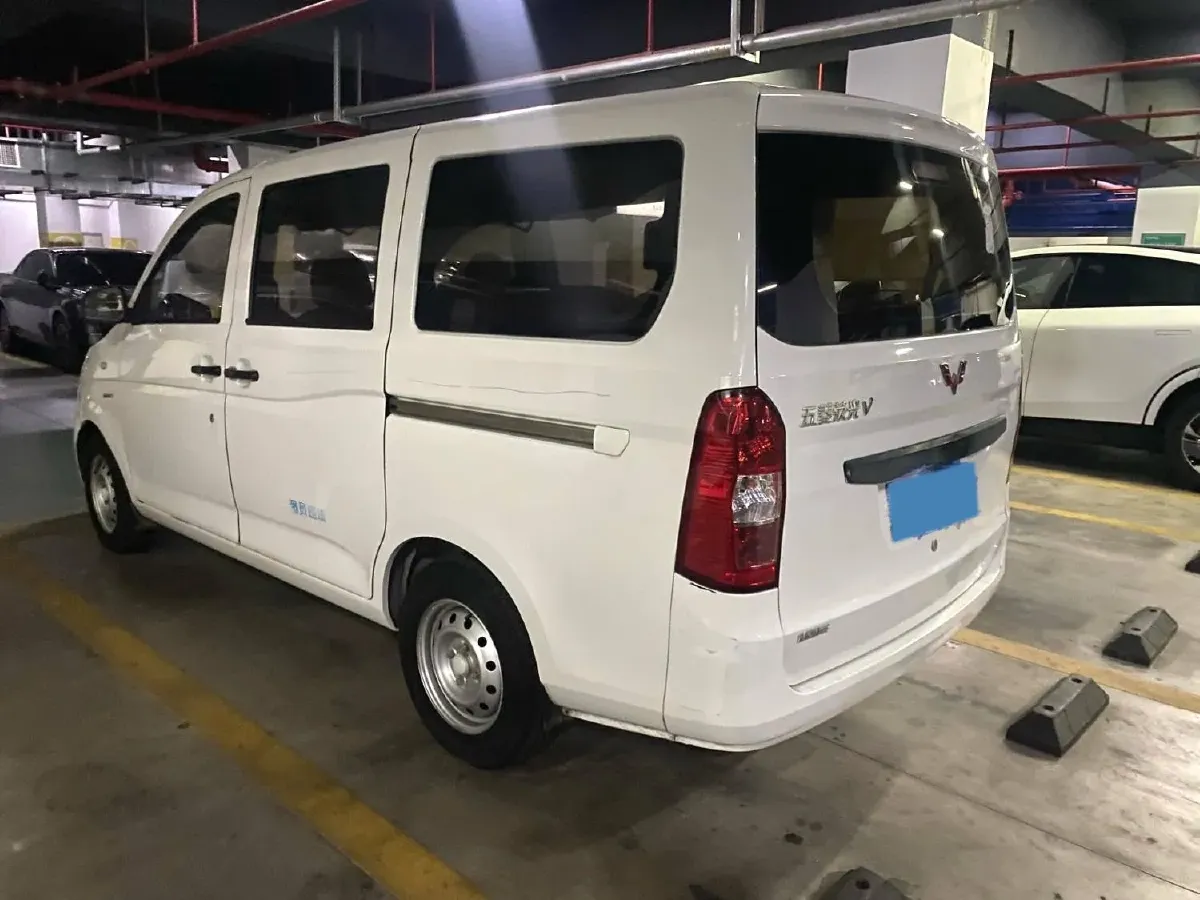 2016 WuLing RongGuang V 1.5L 112HP L4 5MT,autocango,china used car exporter,china ev exporter,chinese used car exporter,chinese used ev exporter