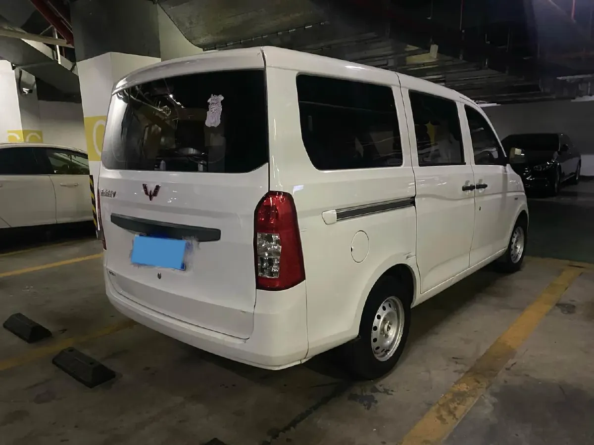 2016 WuLing RongGuang V 1.5L 112HP L4 5MT,autocango,china used car exporter,china ev exporter,chinese used car exporter,chinese used ev exporter
