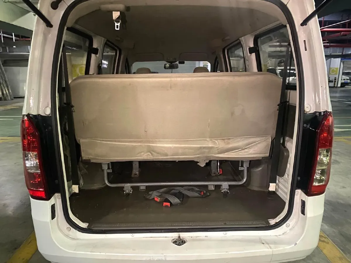 2016 WuLing RongGuang V 1.5L 112HP L4 5MT,autocango,china used car exporter,china ev exporter,chinese used car exporter,chinese used ev exporter