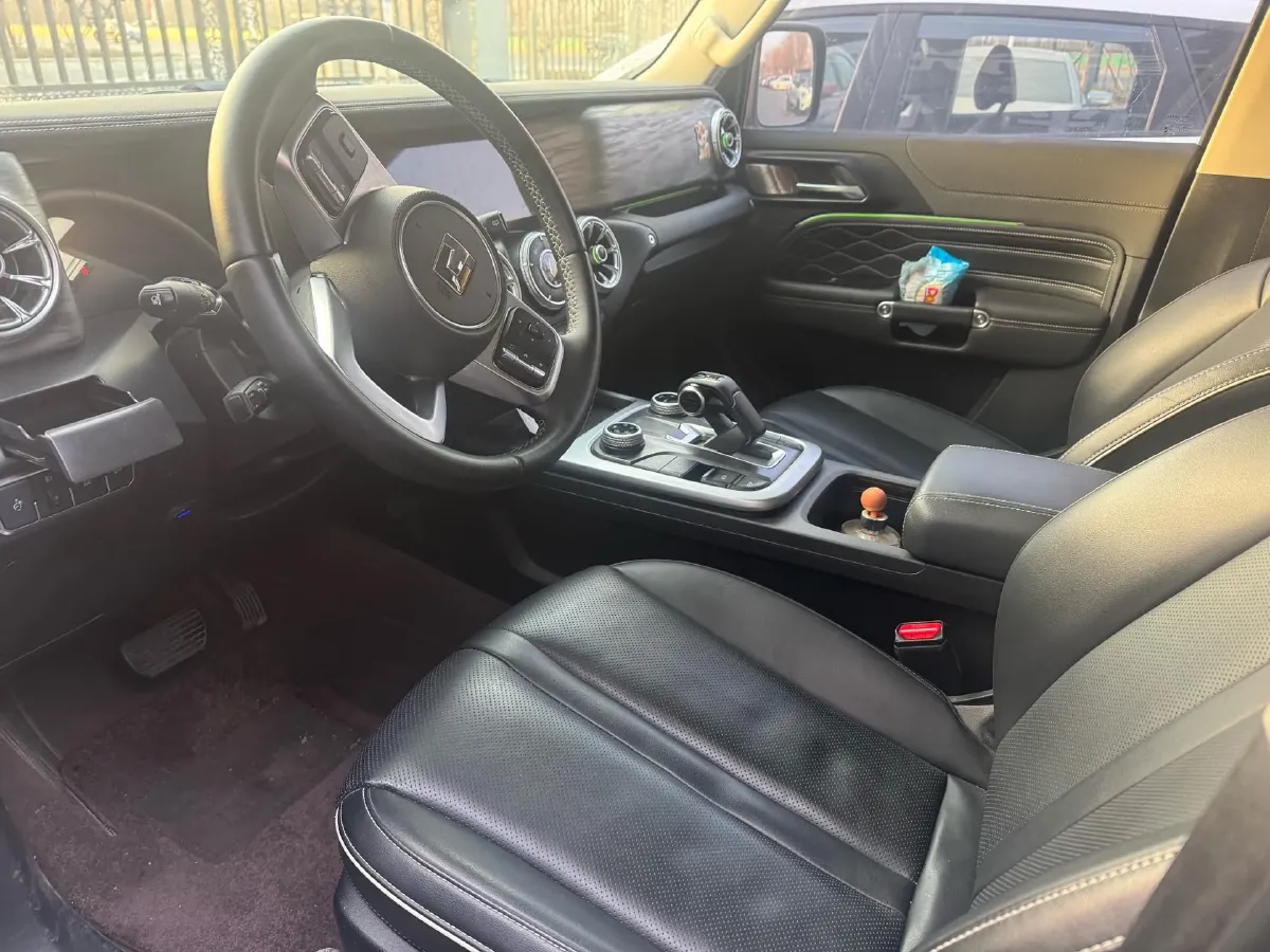 2024 Tank 300 2.0T 227HP L4 8AT,autocango,china used car exporter,china ev exporter,chinese used car exporter,chinese used ev exporter