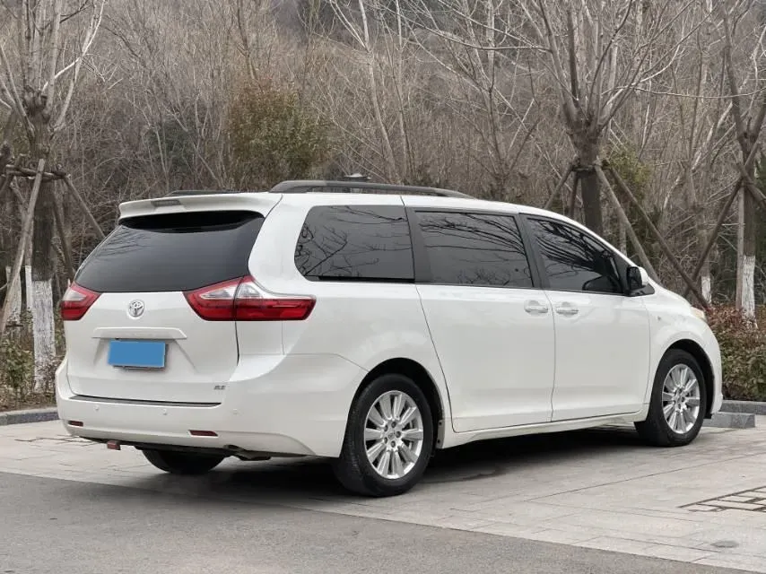 2018 Toyota Highlander 2.0T 220HP L4 6AT,autocango,china used car exporter,china ev exporter,chinese used car exporter,chinese used ev exporter